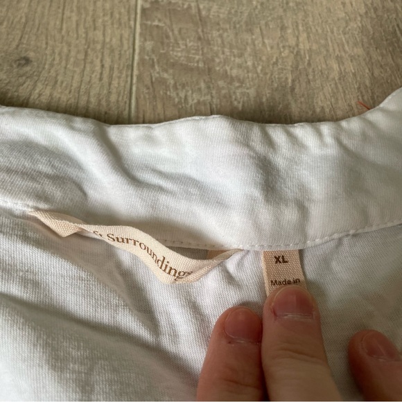 Soft Surroundings Izabel Embroidered V-Neck Top XL - Picture 3 of 5